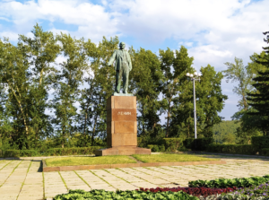 В Иркутске исписали памятник Ленину…